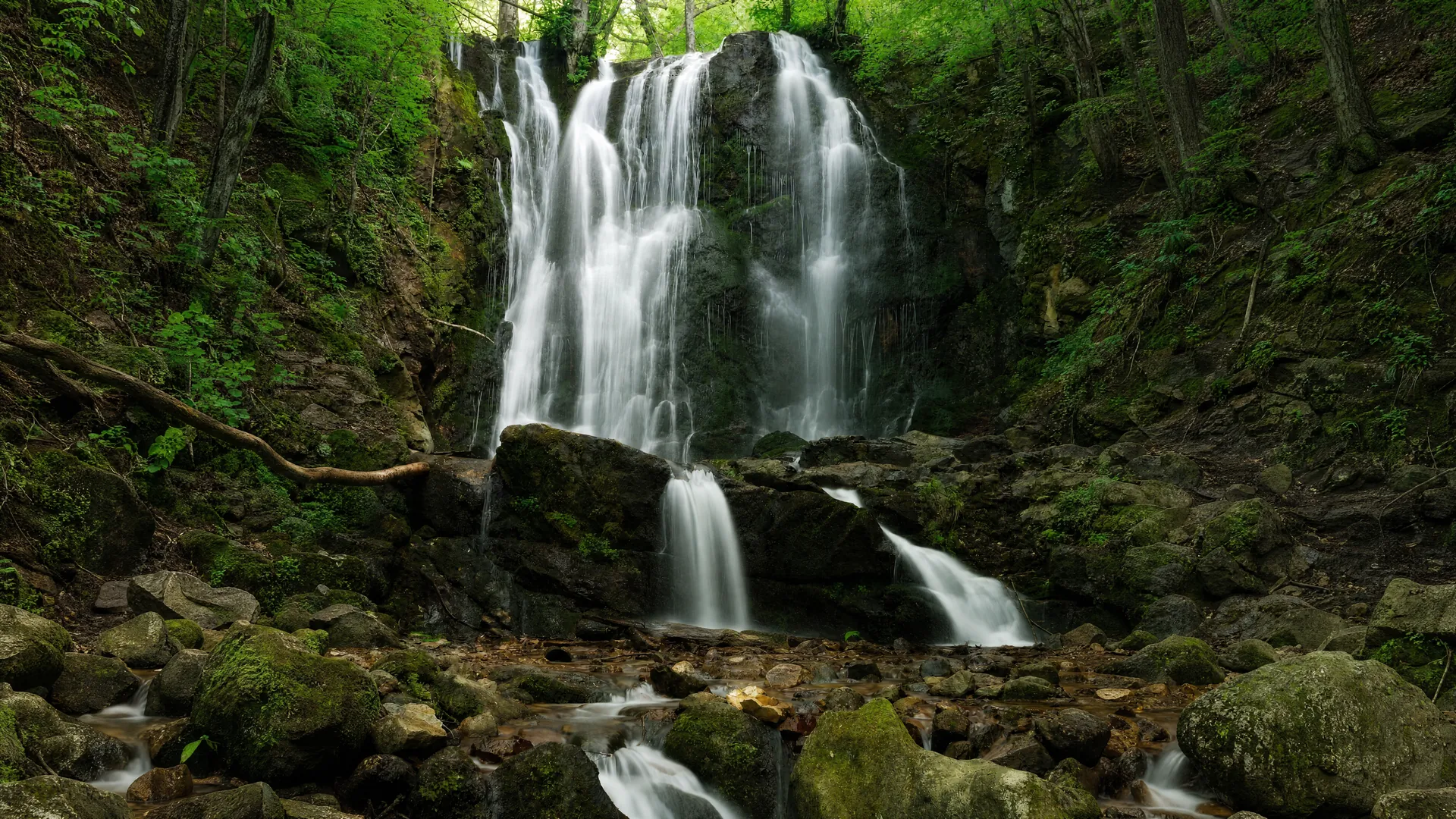 Smolare and Kolesino: The Waterfalls of the Deep Southeast
